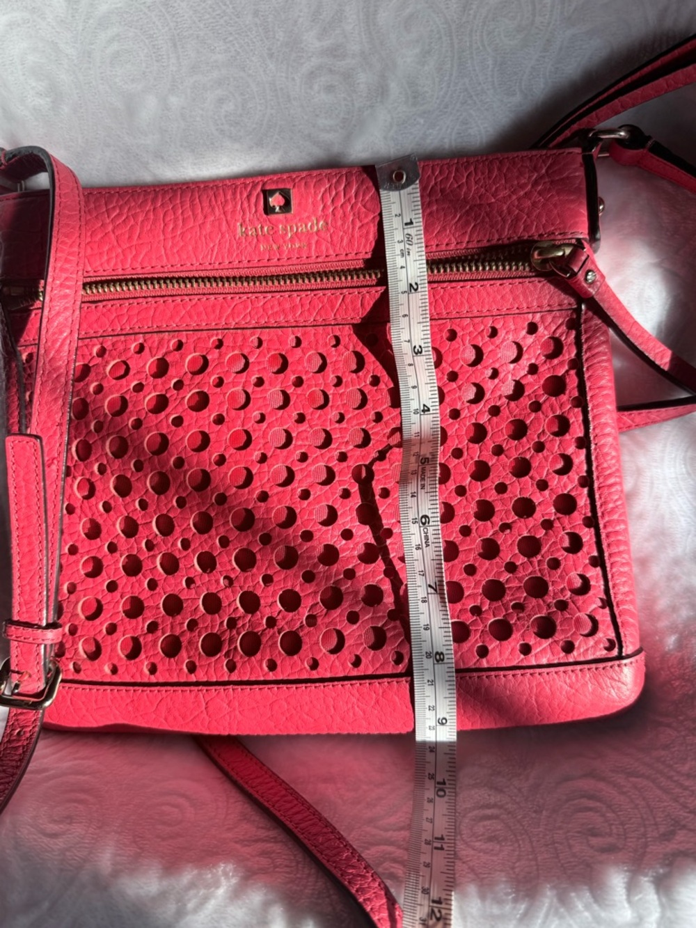 Kate Spade Red Crossbody Bag Pebbled Leather Perforated Front Zip - Picture 7 of 11